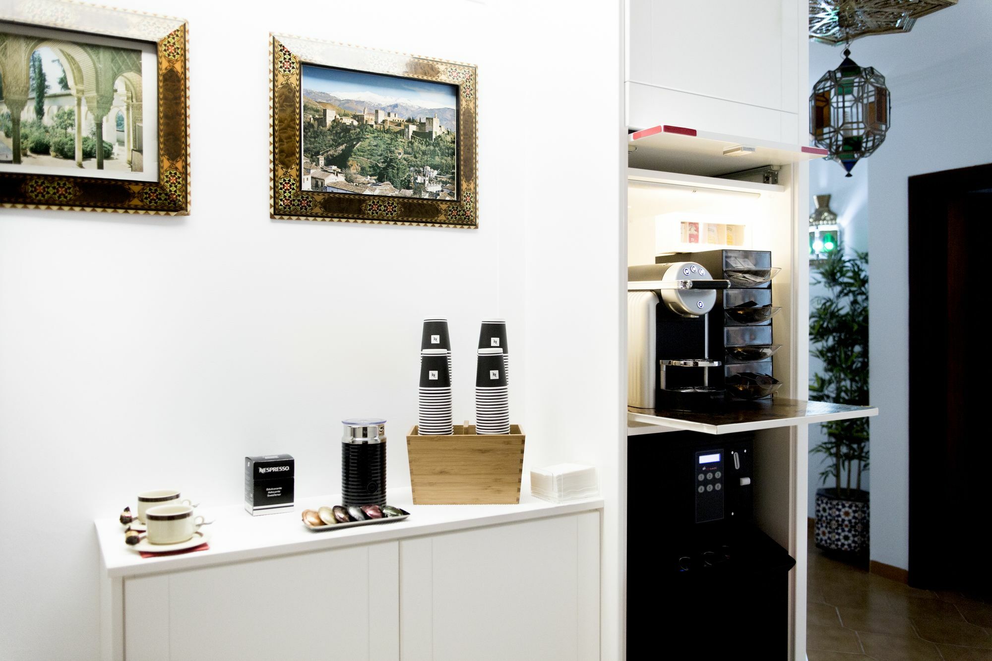 נרחה Hostal Alhambra - Adults Only מראה חיצוני תמונה