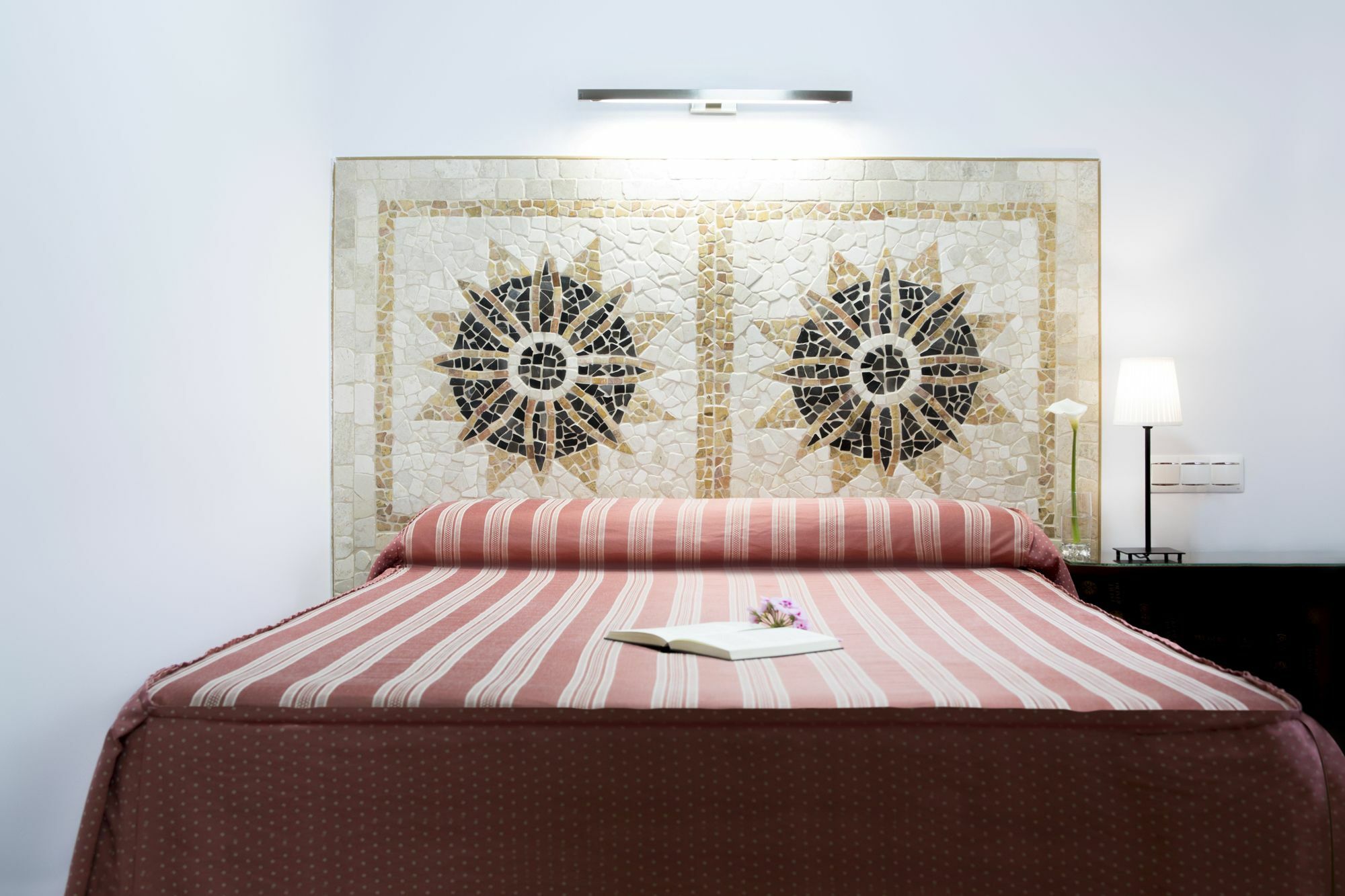 נרחה Hostal Alhambra - Adults Only מראה חיצוני תמונה
